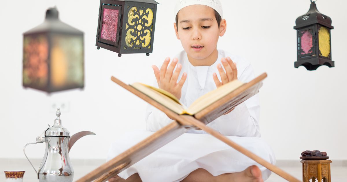 kid with Ramadan lantern