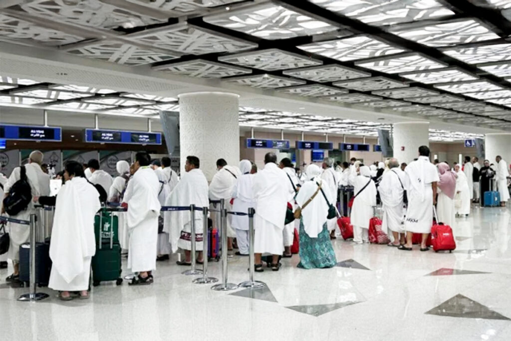 hajj-umrah-planning Pilgrims planning for their Hajj and Umrah journey,